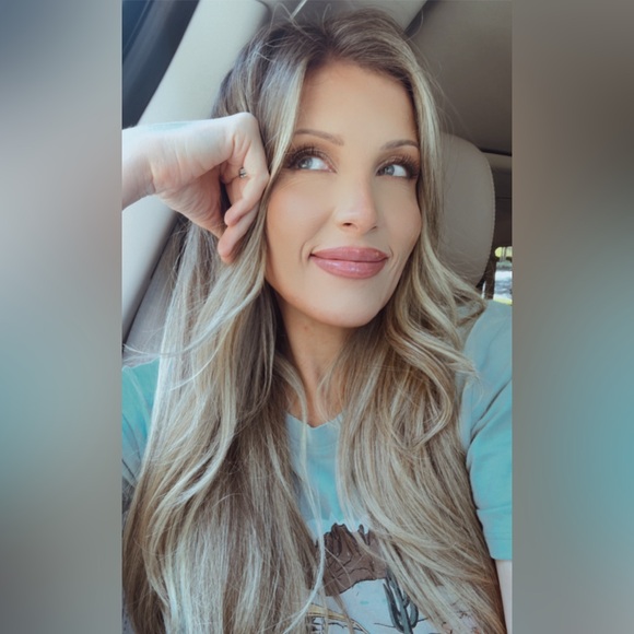 Welcome to my closet! - Picture 3 of 6